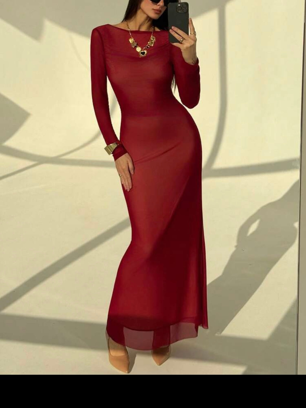 Robe longue rouge dos nu manches longues