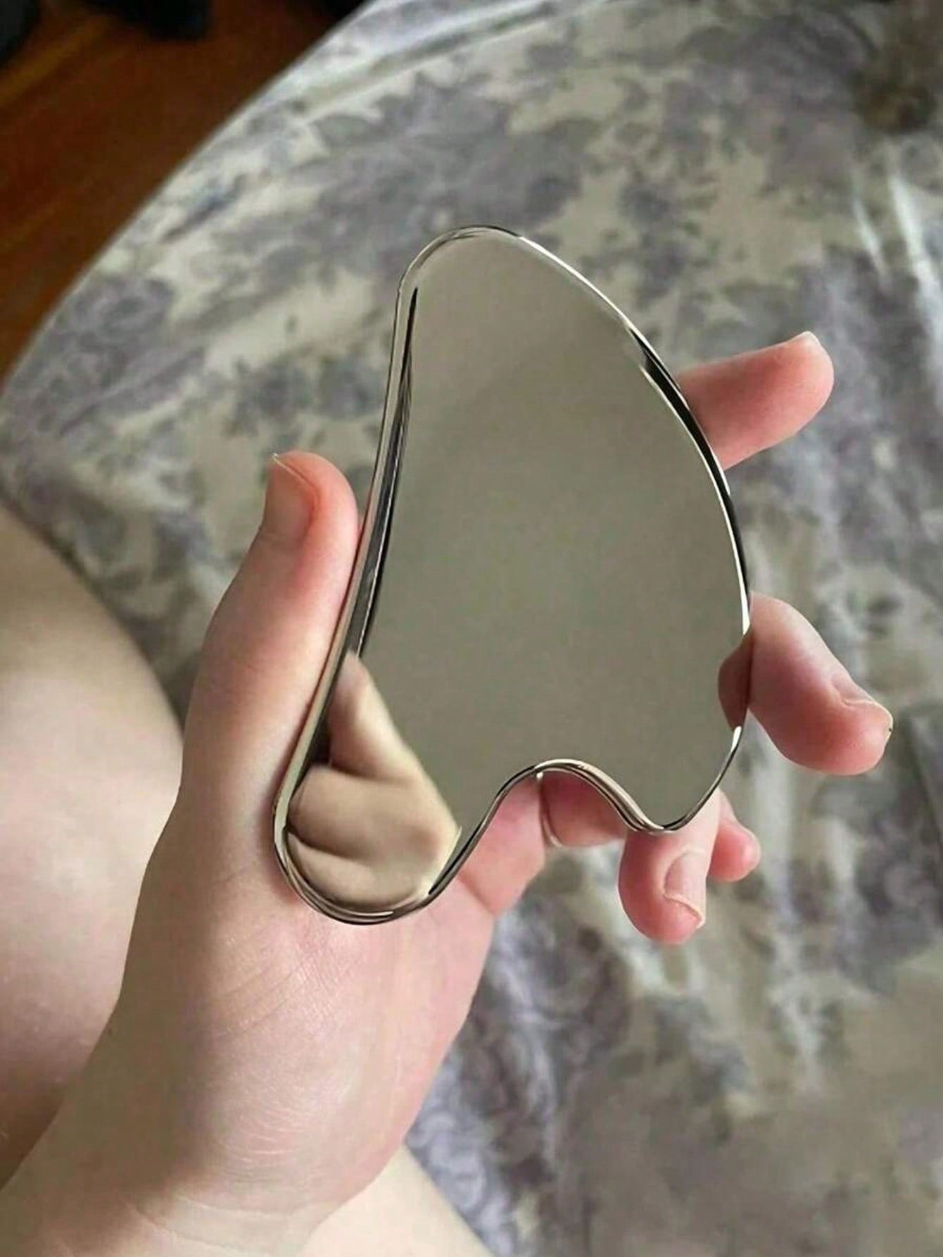 Gua Sha visage – Lifting et éclat de la peau